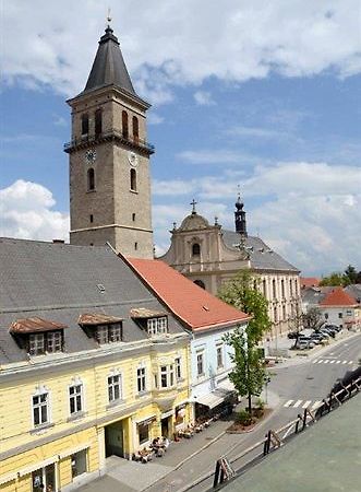 Stadthotel Schwerterbraeu Judenburg Esterno foto