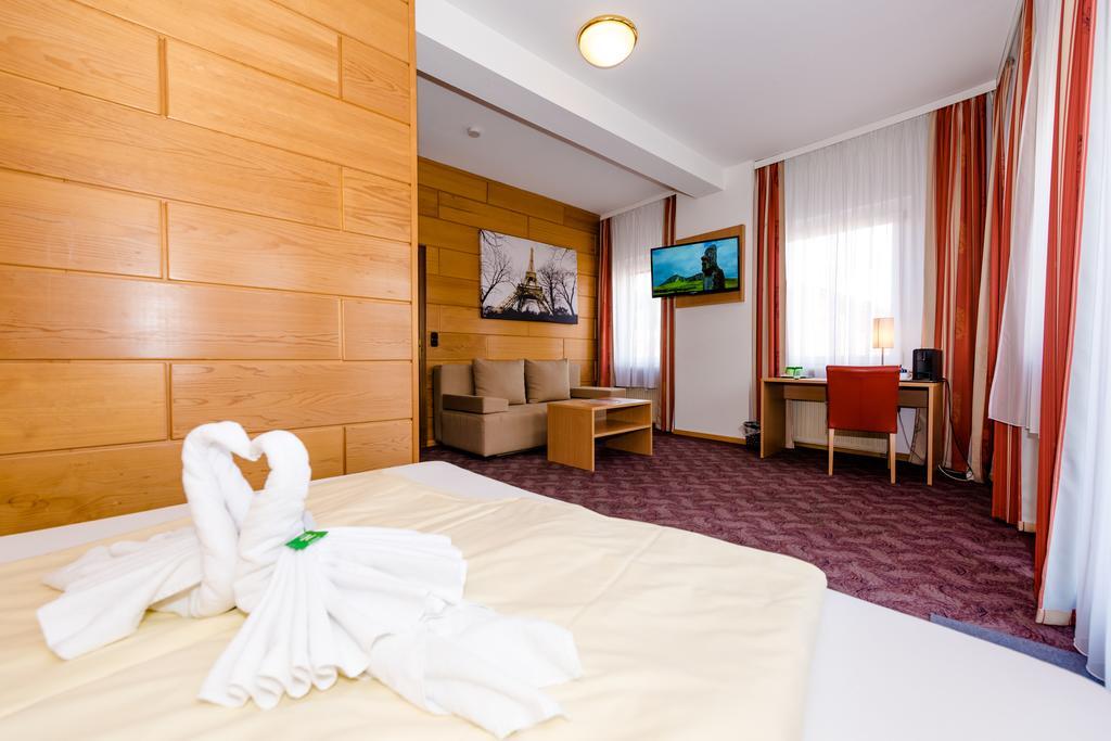 Stadthotel Schwerterbraeu Judenburg Esterno foto