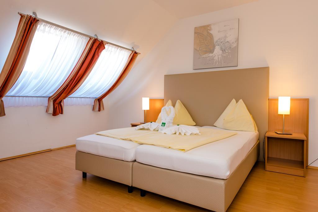 Stadthotel Schwerterbraeu Judenburg Esterno foto