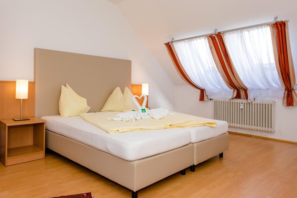 Stadthotel Schwerterbraeu Judenburg Esterno foto