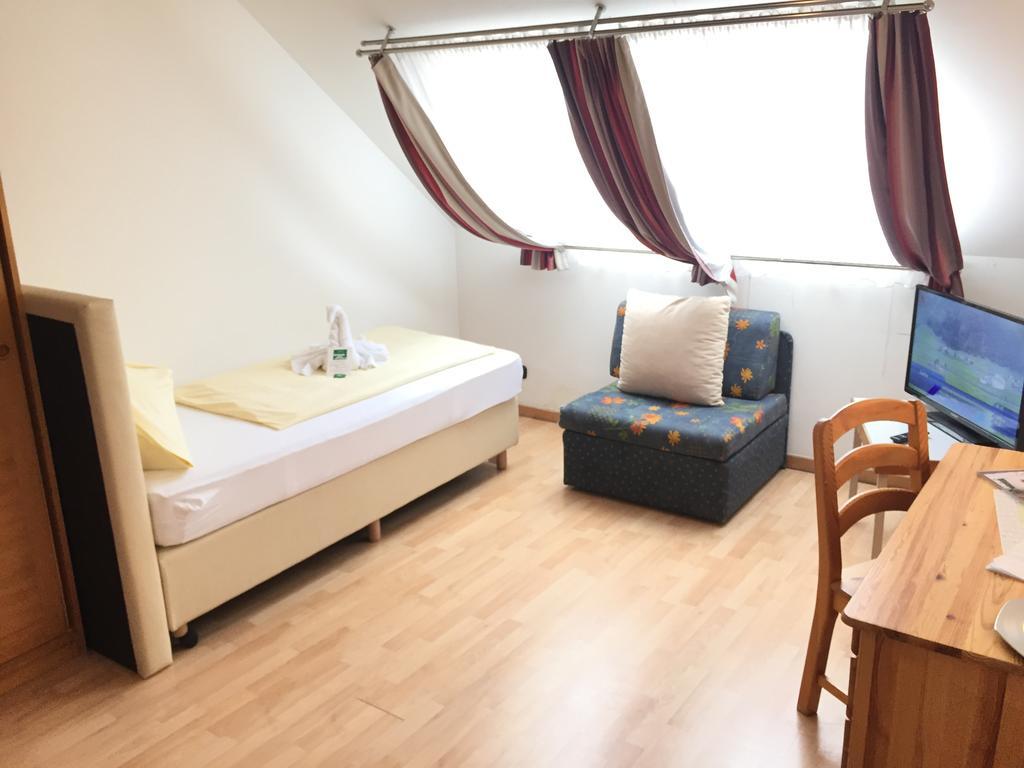 Stadthotel Schwerterbraeu Judenburg Esterno foto