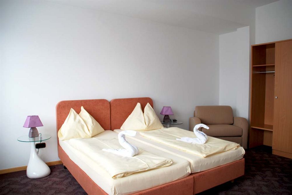 Stadthotel Schwerterbraeu Judenburg Esterno foto