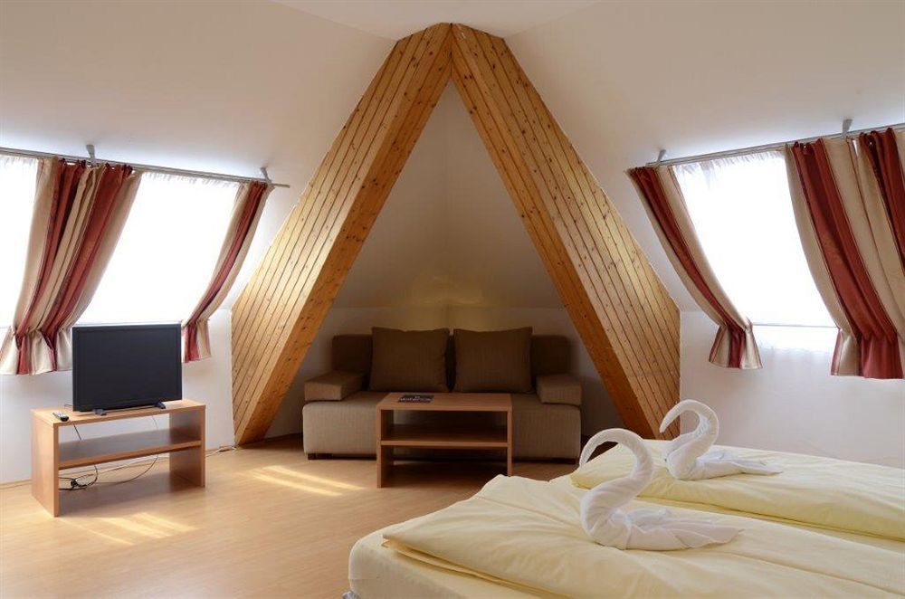 Stadthotel Schwerterbraeu Judenburg Esterno foto