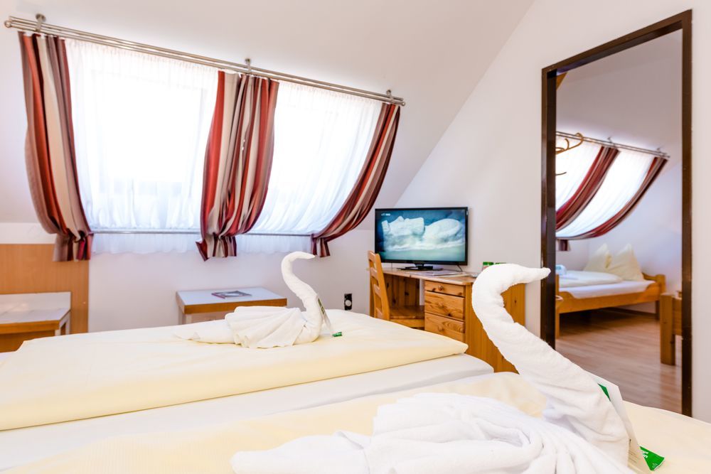 Stadthotel Schwerterbraeu Judenburg Esterno foto