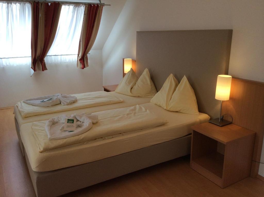 Stadthotel Schwerterbraeu Judenburg Esterno foto