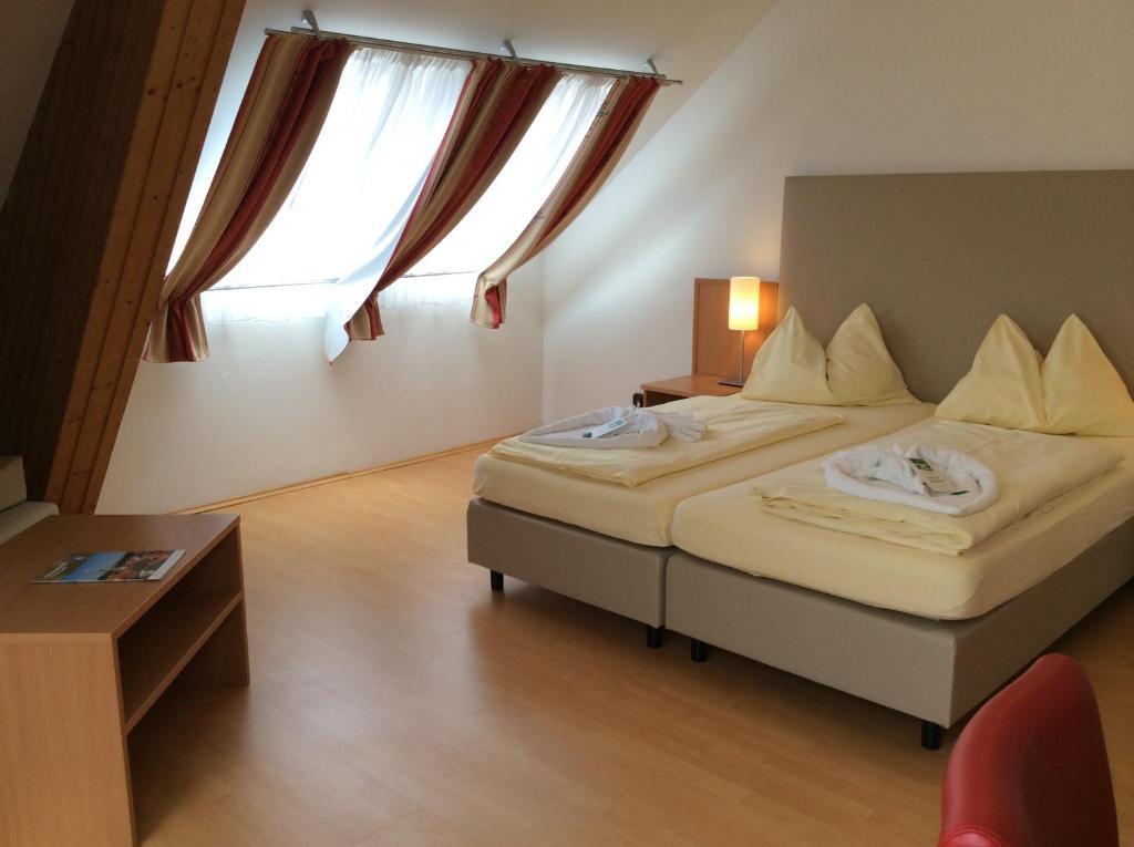 Stadthotel Schwerterbraeu Judenburg Esterno foto