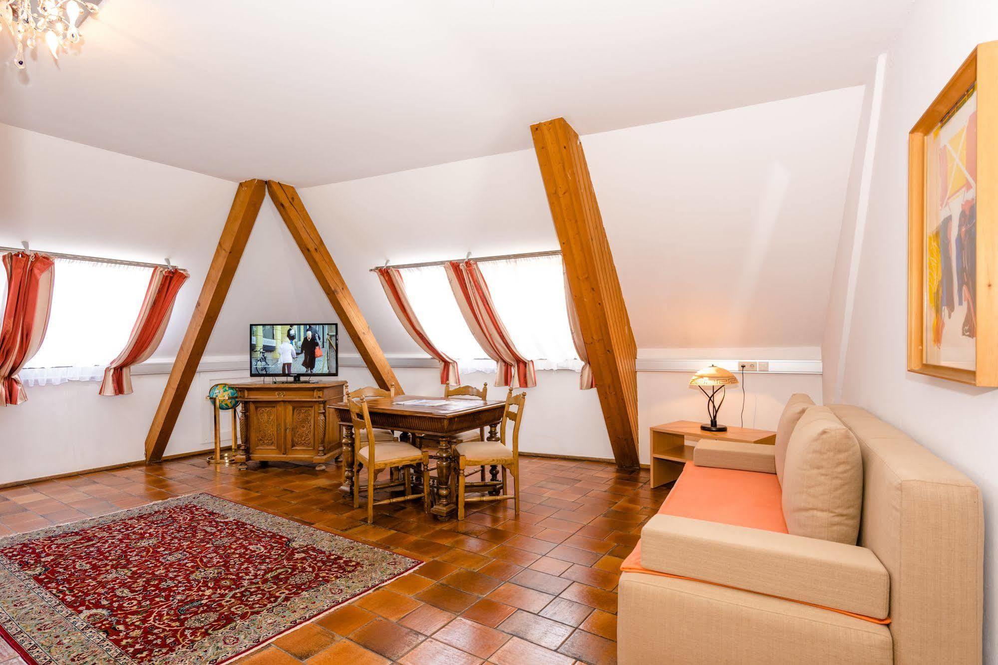 Stadthotel Schwerterbraeu Judenburg Esterno foto