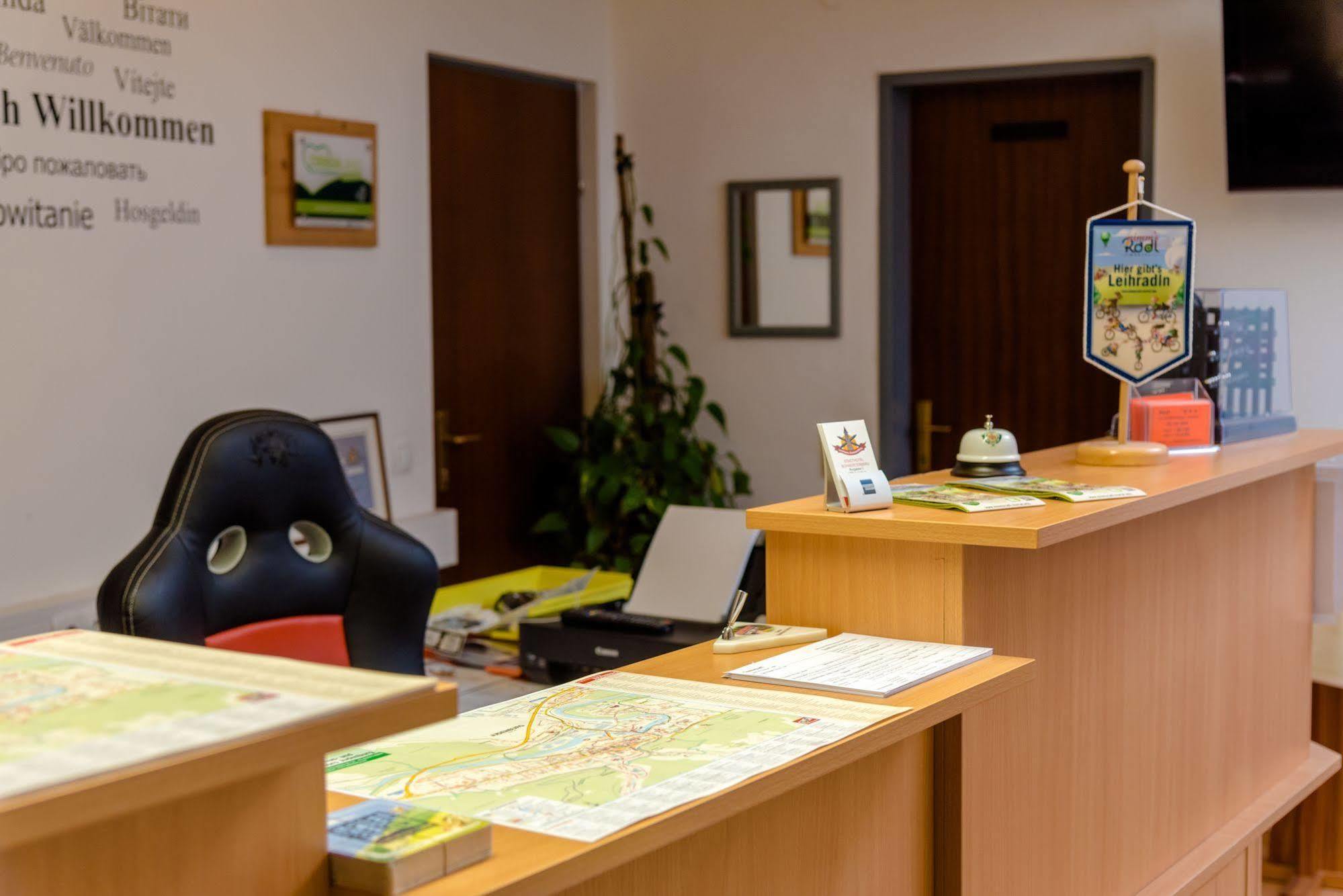 Stadthotel Schwerterbraeu Judenburg Esterno foto