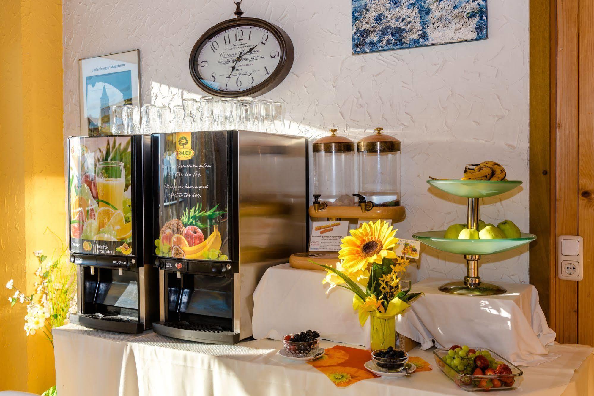 Stadthotel Schwerterbraeu Judenburg Esterno foto